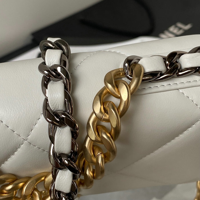 Chanel 19 Wallet On Chain White with Gold hardware AP3267