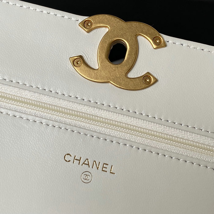 Chanel 19 Wallet On Chain White with Gold hardware AP3267