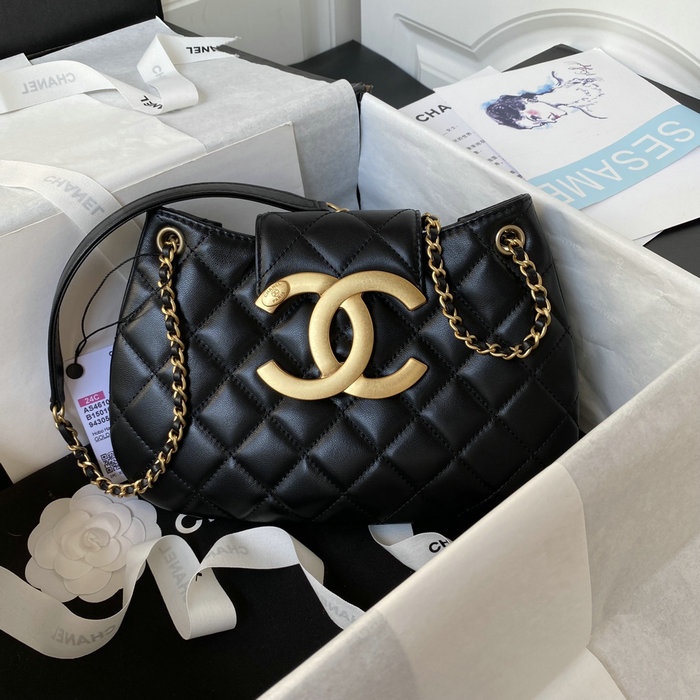 Chanel Lambskin Messenger Bag Black AS4610