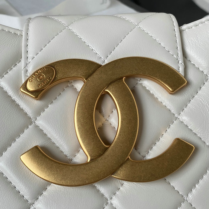 Chanel Lambskin Messenger Bag White AS4610