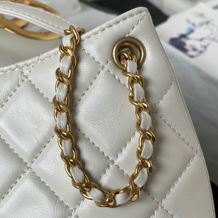 Chanel Lambskin Messenger Bag White AS4610