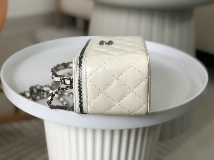 Chanel Vanity Case White AP96030