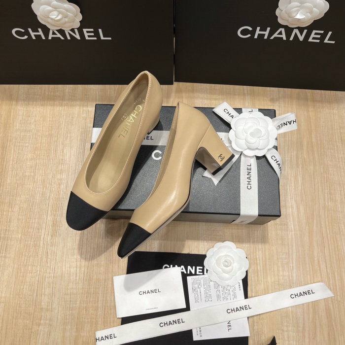 Chanel Pumps SDH121925