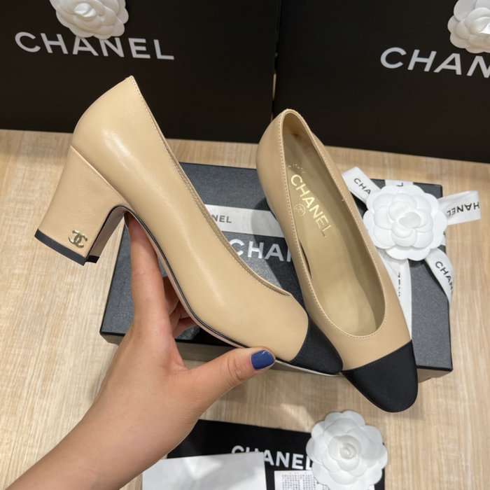 Chanel Pumps SDH121925