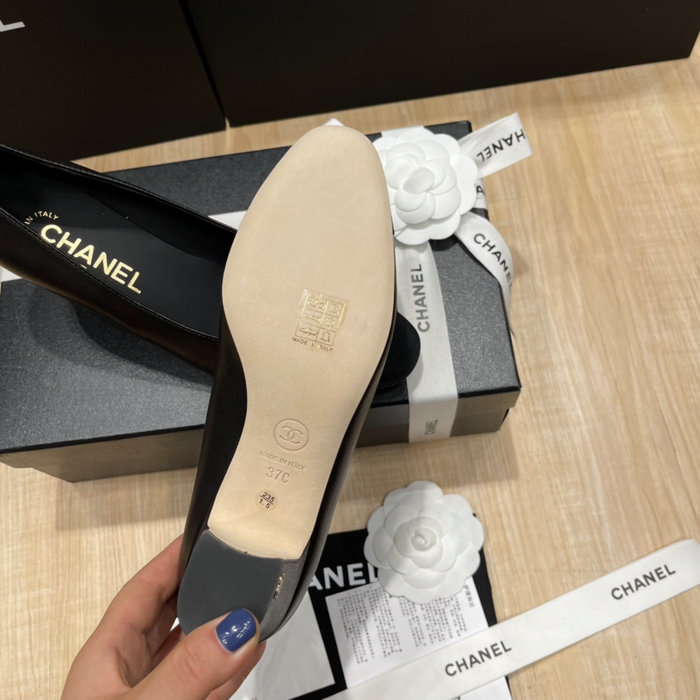 Chanel Pumps SDH121926