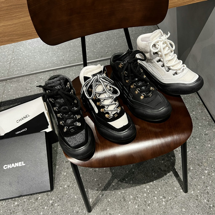 Chanel Sneakers SJC121901