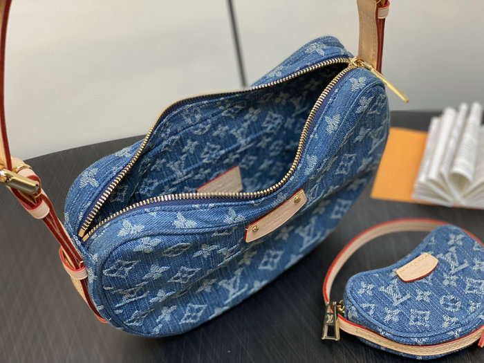 Louis Vuitton Denim Croissant MM M46856