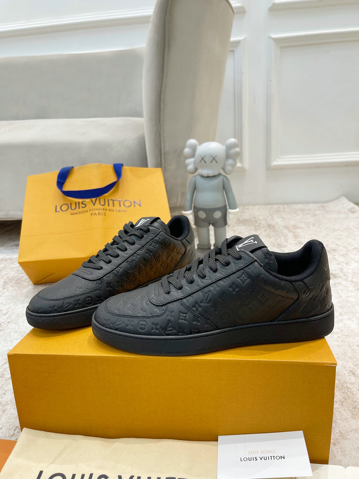 Louis Vuitton Men Sneakers SDH121906