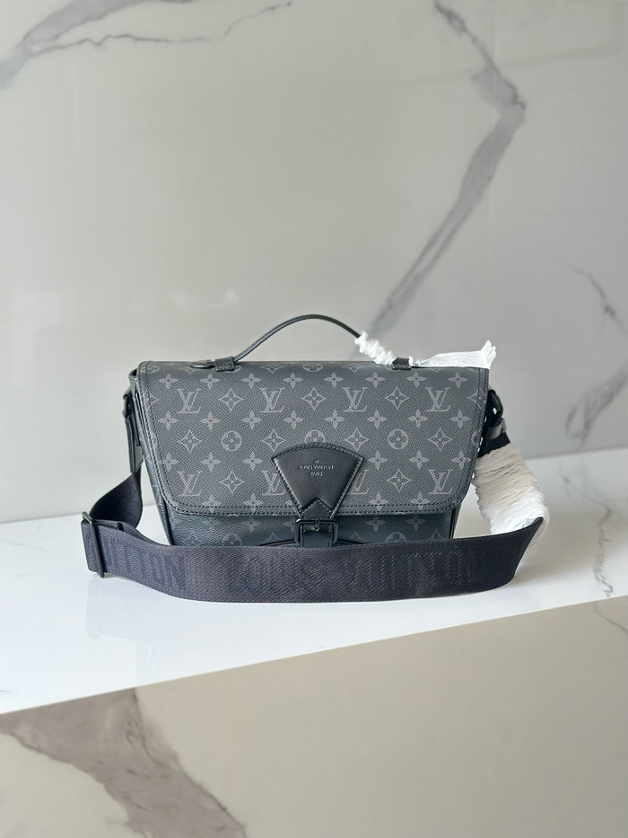Louis Vuitton Montsouris Messenger Bag M46685