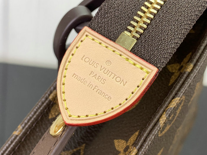 Louis Vuitton Pochette Voyage MM M47542