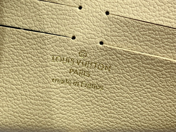 Louis Vuitton Pochette Voyage MM M47542