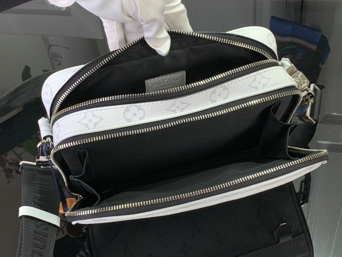 Louis Vuitton Alpha Messenger White M31016