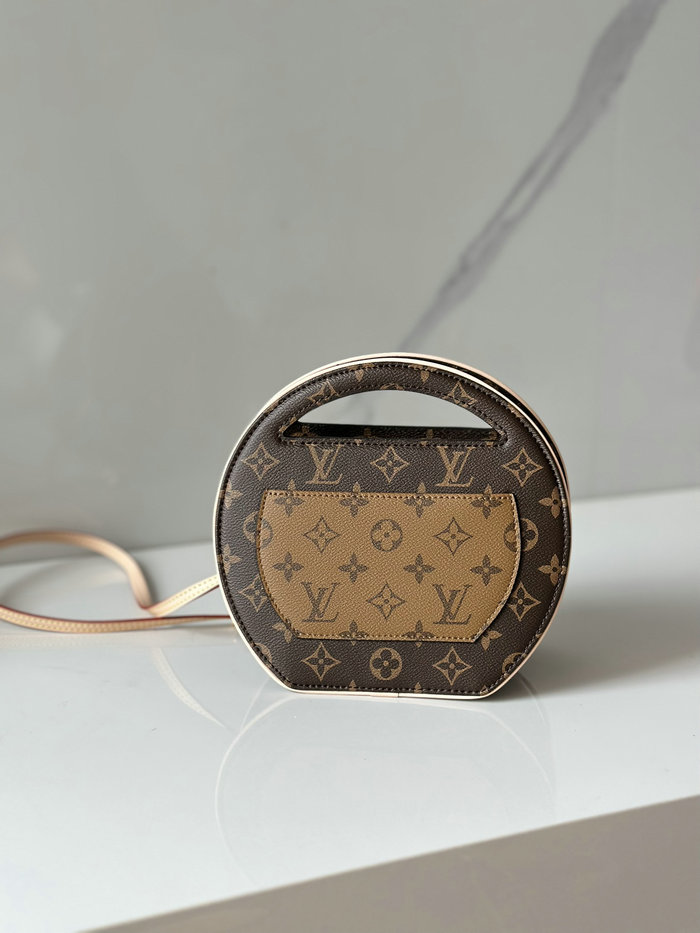 Louis Vuitton Around Me PM M47117