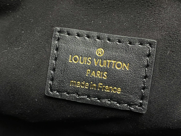 Louis Vuitton Canoe M83480
