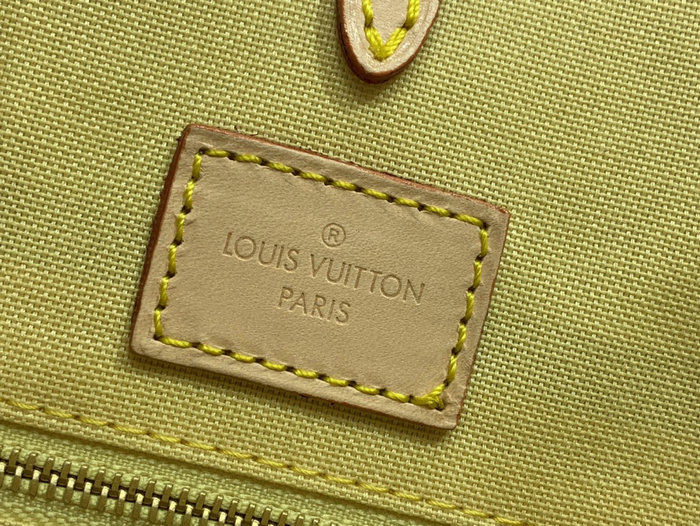 Louis Vuitton OnTheGo MM Peach M40518