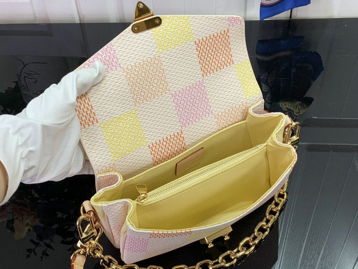 Louis Vuitton Pochette Metis East West M40749