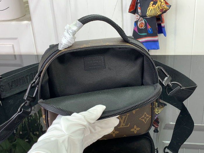 Louis Vuitton Quest Messenger M46973