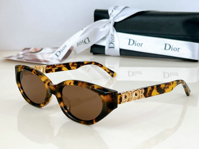 Dior Sunglasses MGD041901