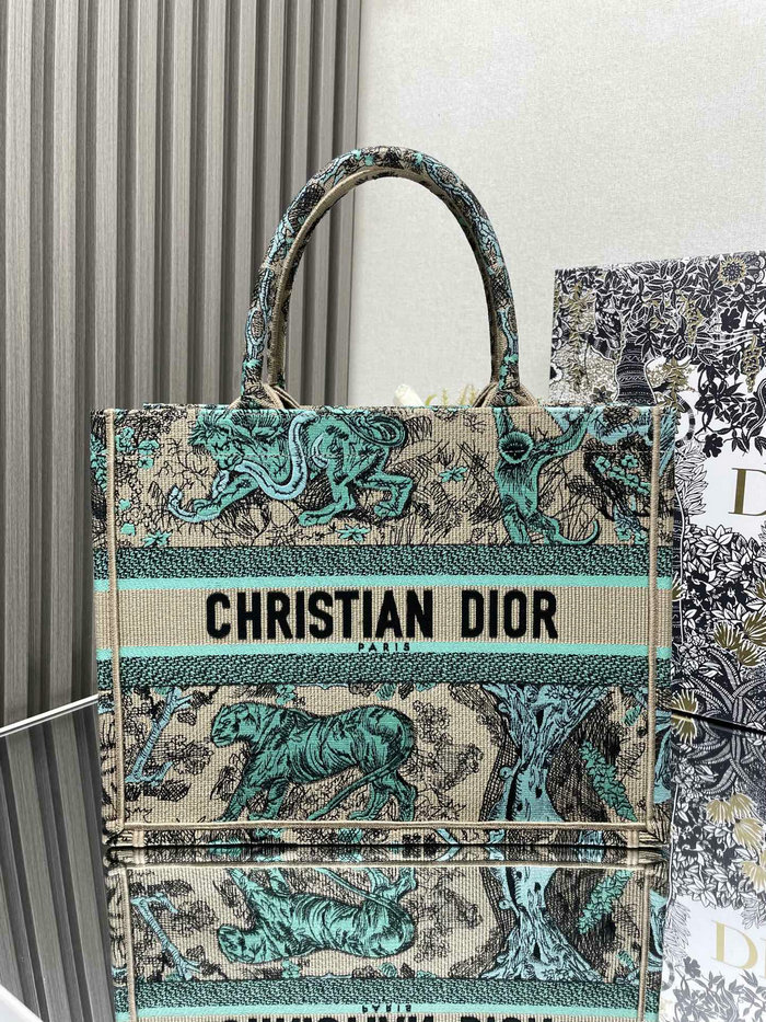 Medium Dior Tiger Book Tote M1286 Green