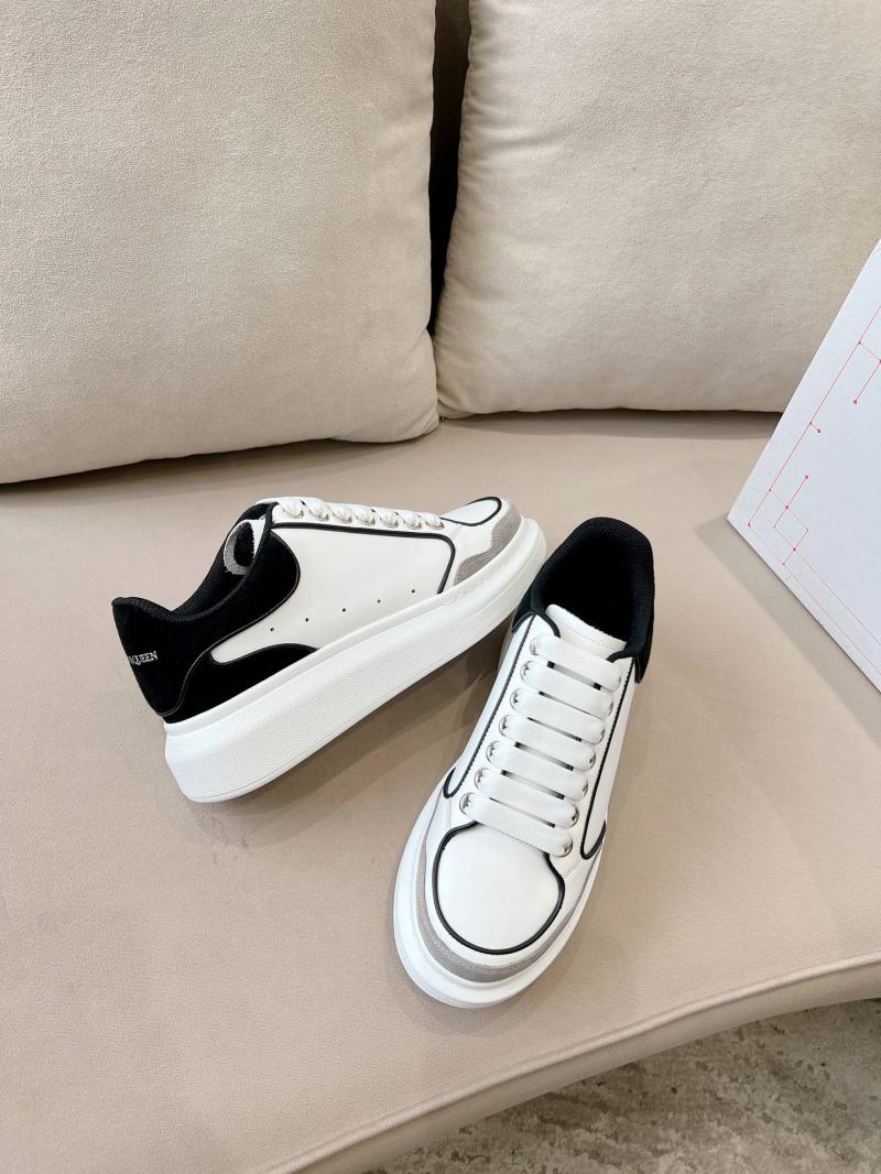 McQueen Unisex Sneakers SAS82602