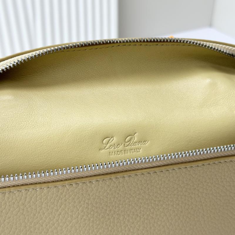 Loro Piana Extra Pocket Pouch L19 LP404619