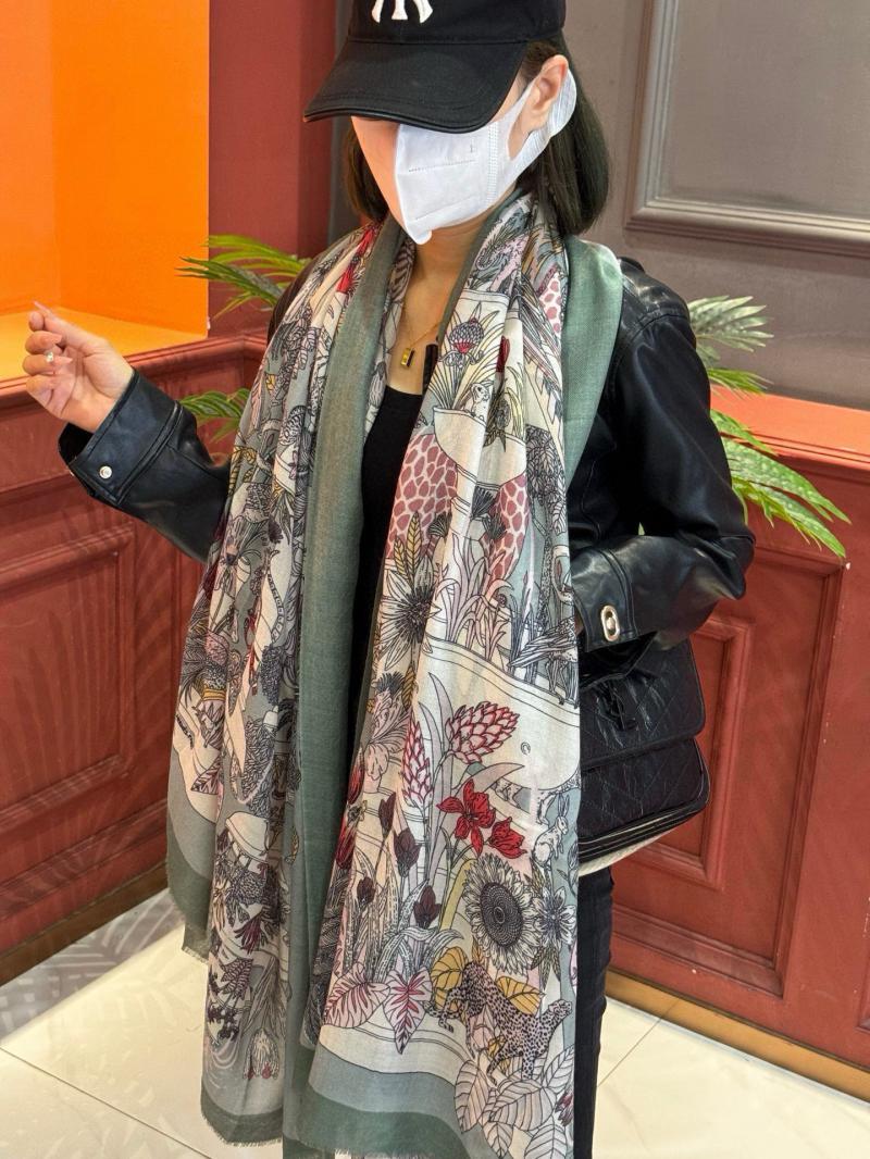 Hermes Scarf SHS92717