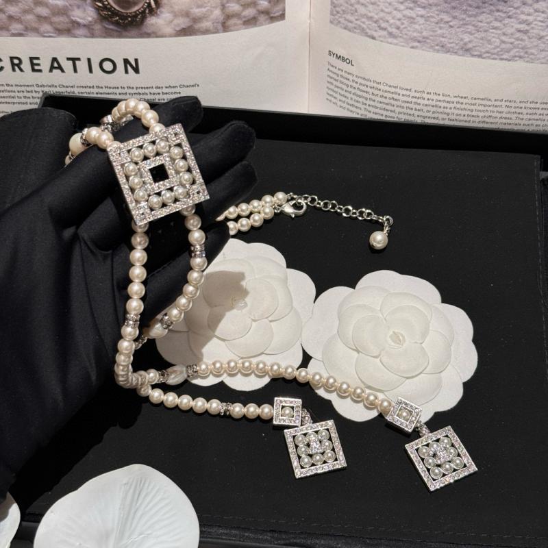 Chanel Long Necklace CN112001