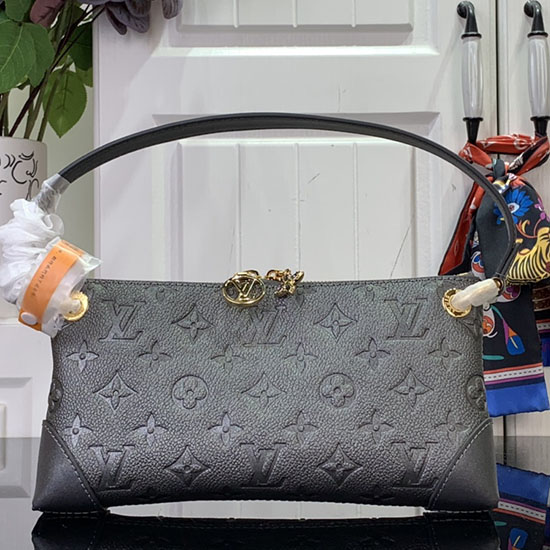 Louis Vuitton Pochette Sevres M12174