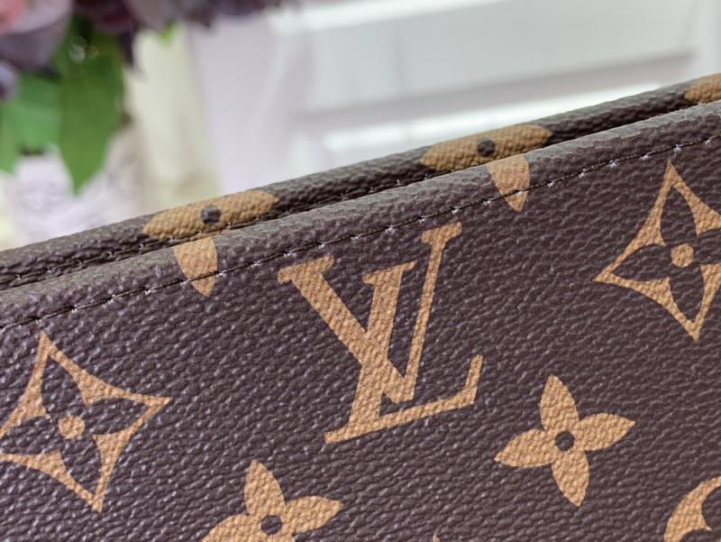 LV x TM Toiletry Pouch M14180