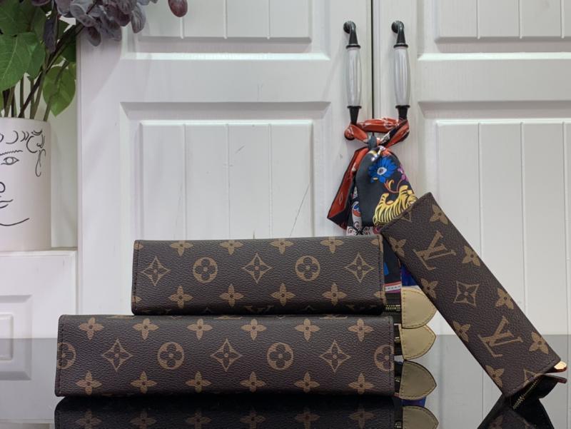 LV x TM Trio Toiletry Pouch M13762