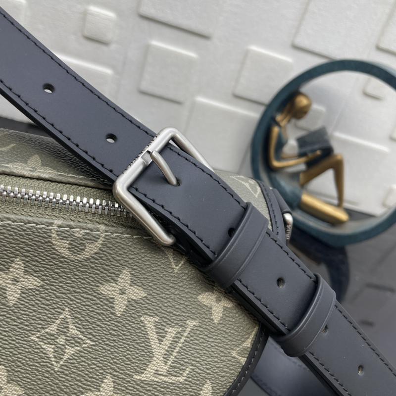 Louis Vuitton Pulse Messenger M12625