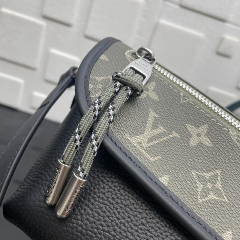 Louis Vuitton Pulse Wearable Wallet M12618