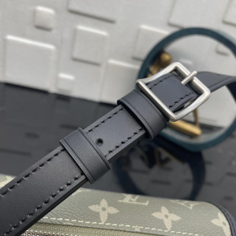 Louis Vuitton Pulse Wearable Wallet M12618