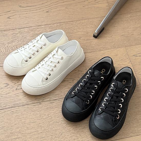 Chanel Sneakers SCS22311