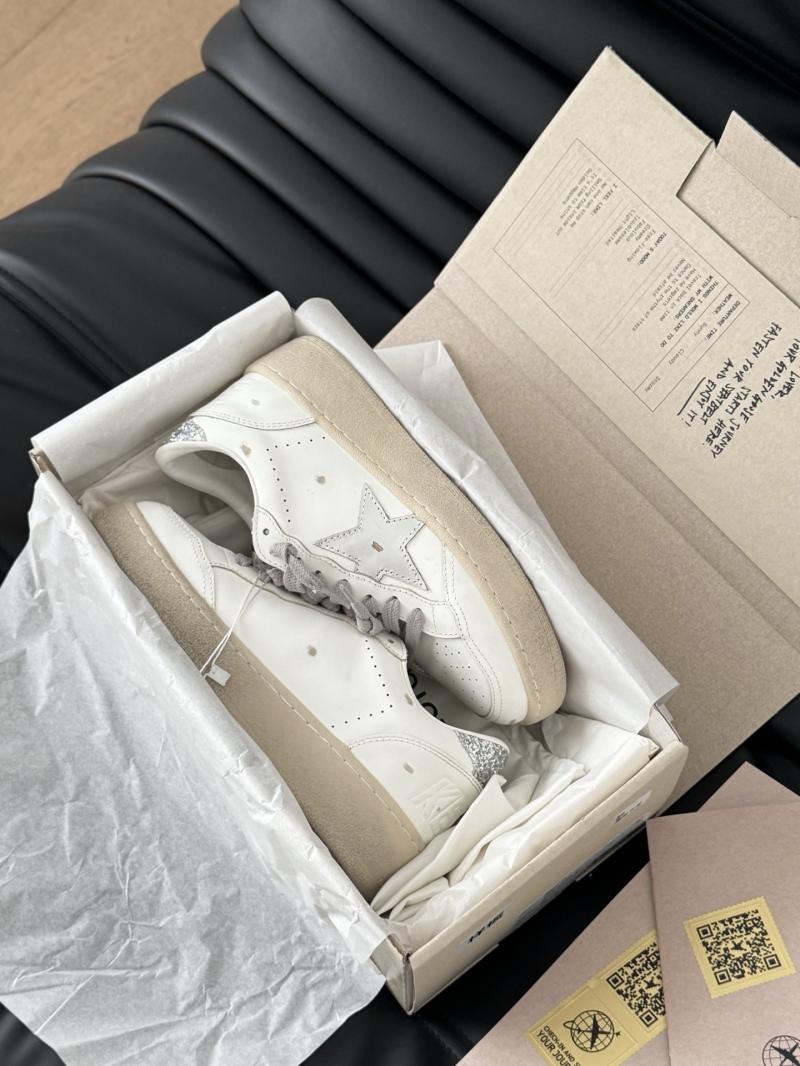 Golden Goose Sneakers SGS22016