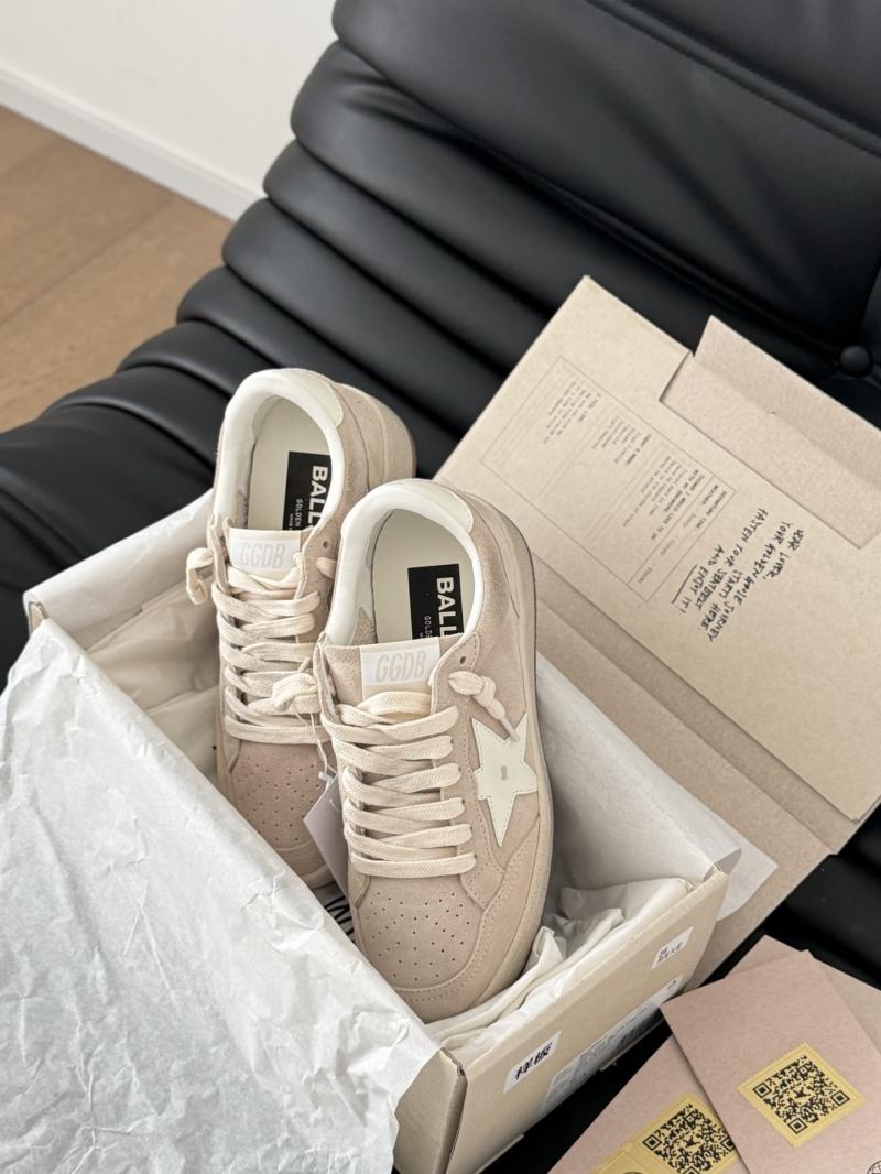 Golden Goose Sneakers SGS22017