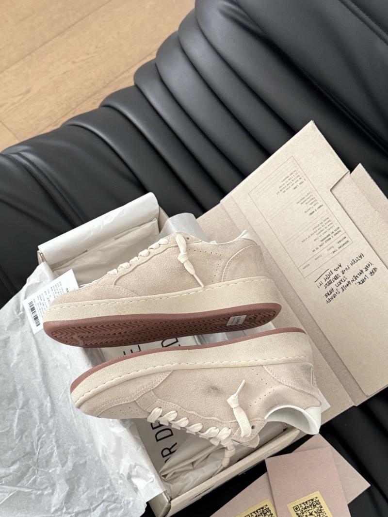 Golden Goose Sneakers SGS22017