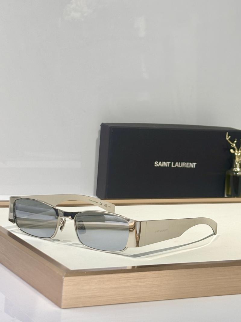 Saint Laurent Sunglasses SL738