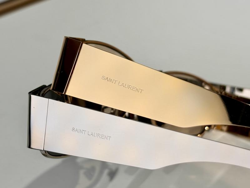 Saint Laurent Sunglasses SL738