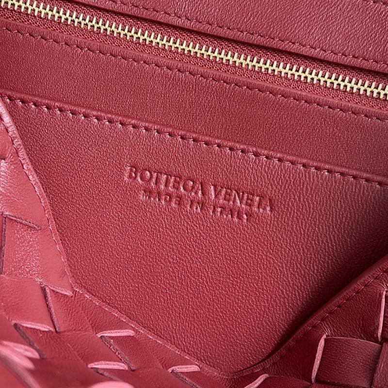 Bottega Veneta East-West Andiamo Red 754990