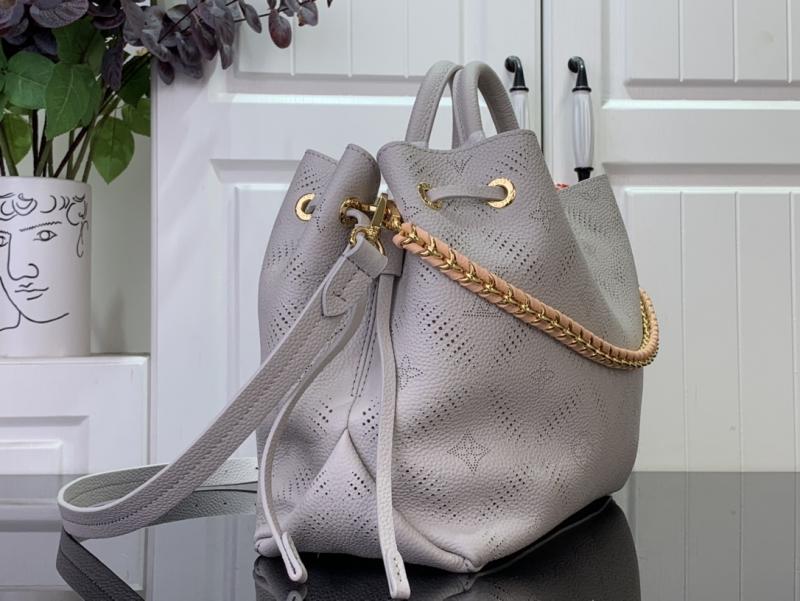 Louis Vuitton Bella Tote M13838