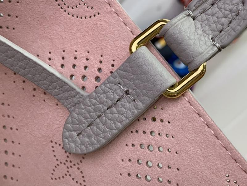 Louis Vuitton Bella Tote M13838