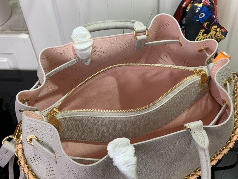 Louis Vuitton Bella Tote M13838