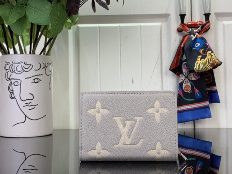 Louis Vuitton Clea Wallet M14153