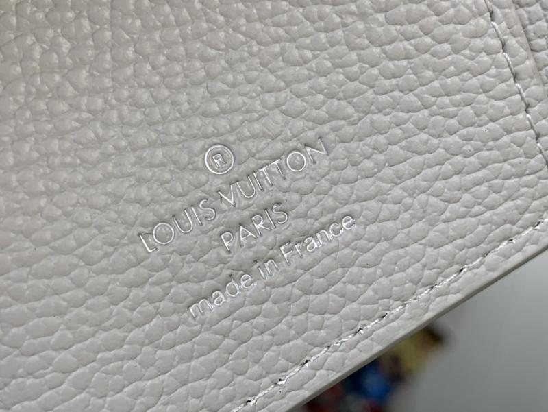 Louis Vuitton Clea Wallet M14153
