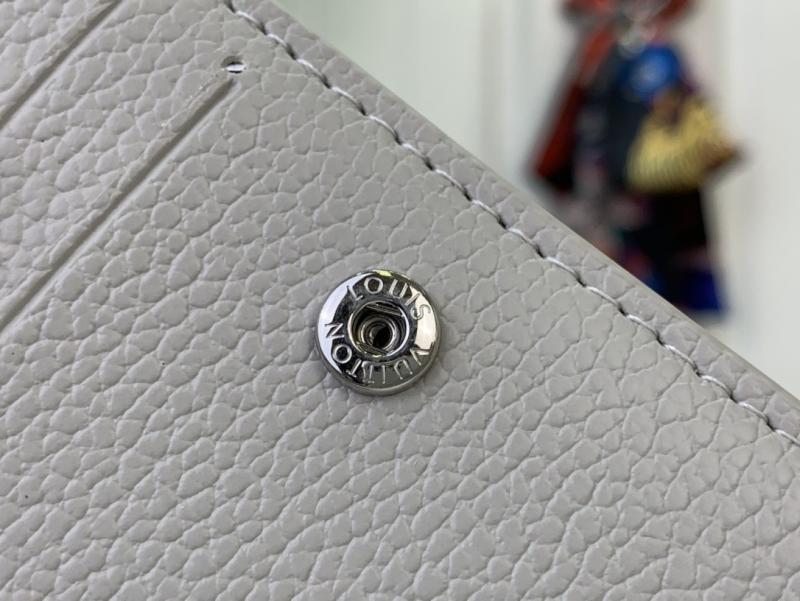 Louis Vuitton Clea Wallet M14153