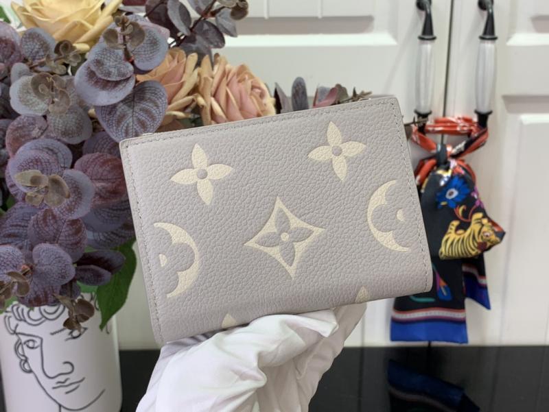 Louis Vuitton Lisa Wallet M13797