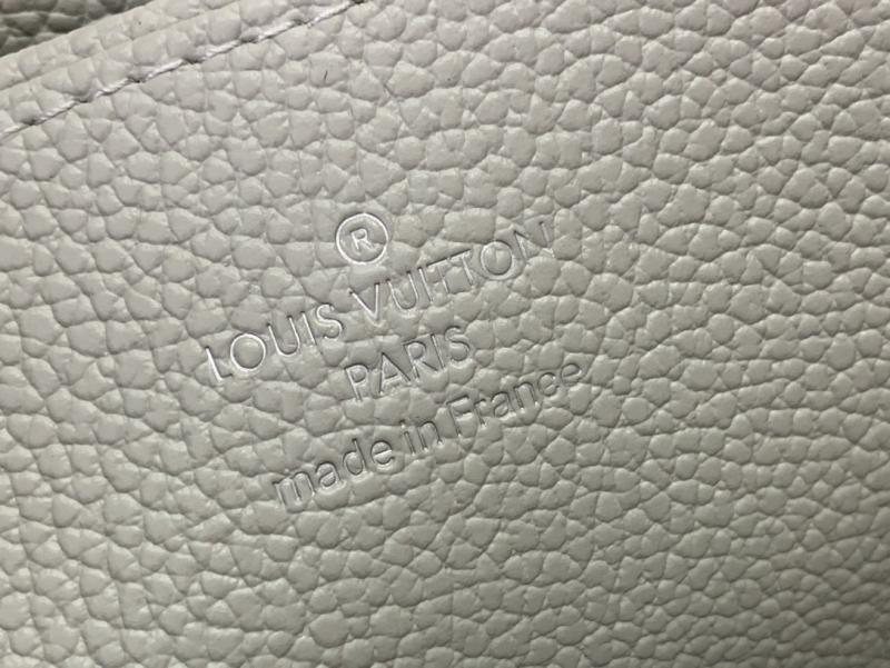 Louis Vuitton Zippy Wallet M14228