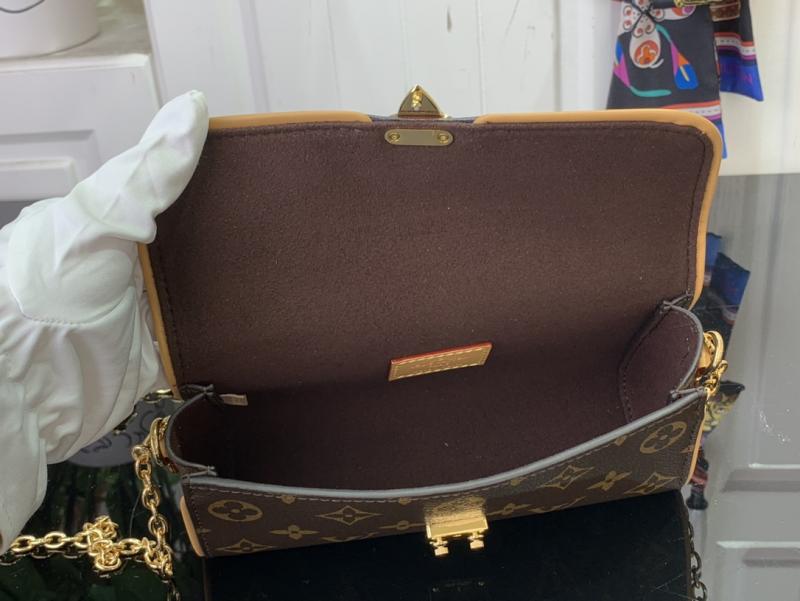 Louis Vuttton Pochette Camille M13566