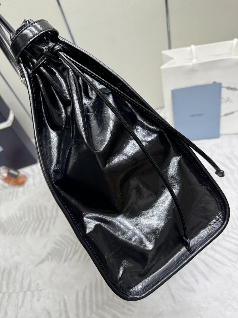 Prada Leather tote bag Black 2VG128